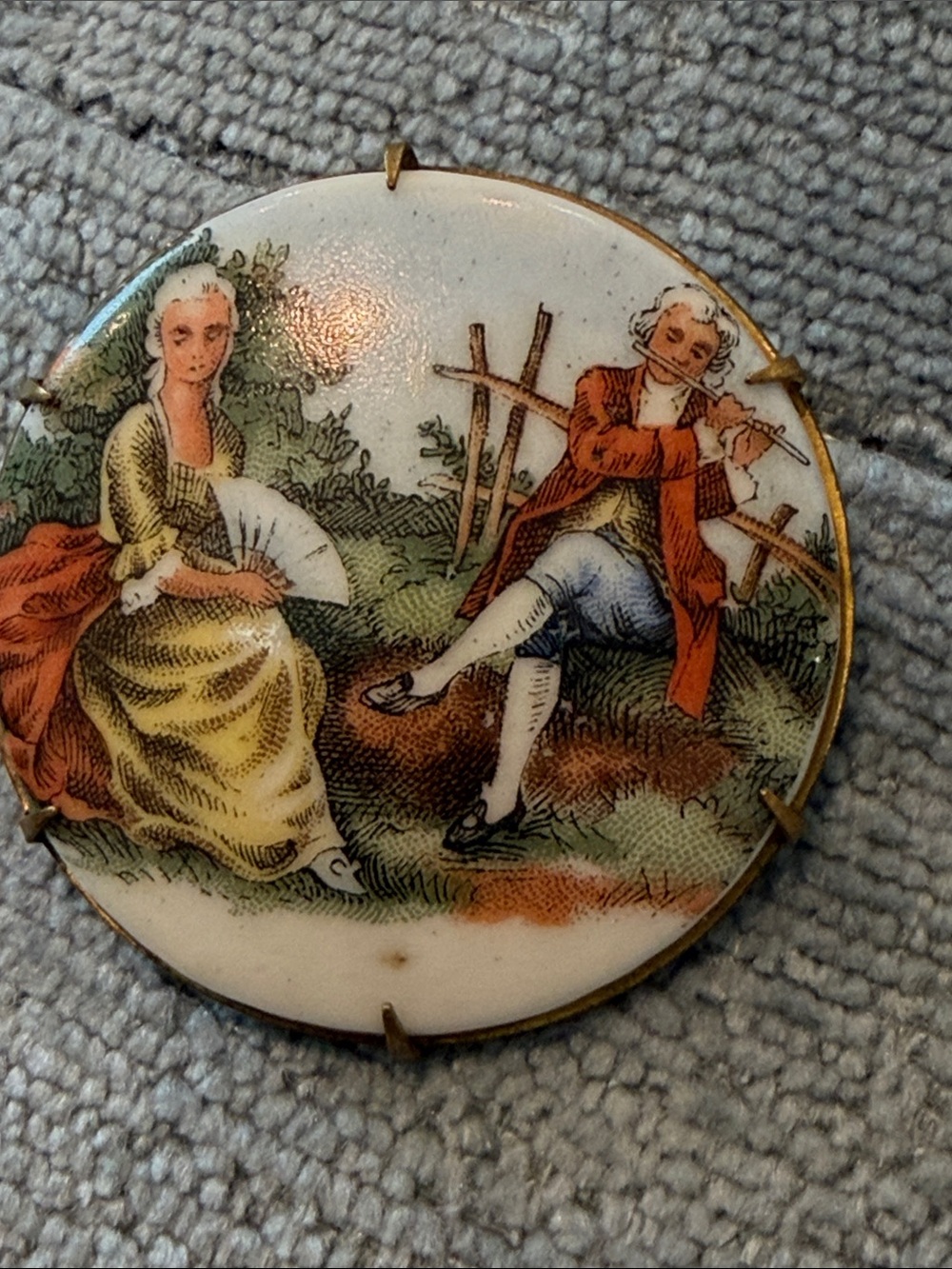 Vintage Large Ceramic Courting Couple Brooch Pin - Picture 2 of 4